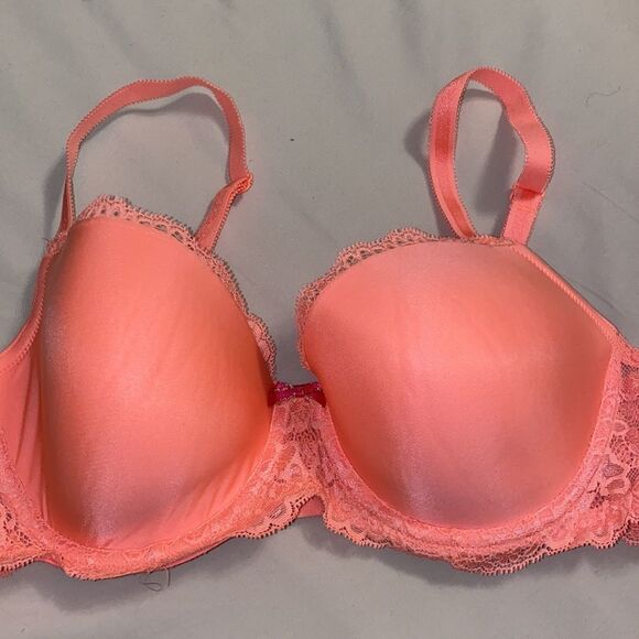 ✨ DREAM ANGELS
Lightly-Lined Demi Bra✨ - Picture 2 of 4